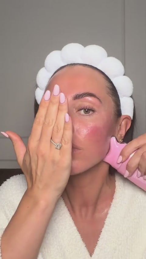 Demonstração de aplicação do creme com Gua Sha, sem legendas.